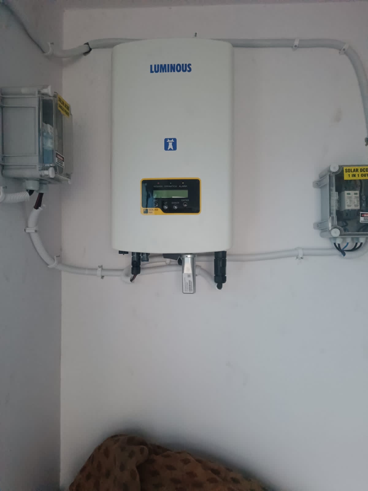 High-Performance Luminous Solar NXI Inverter